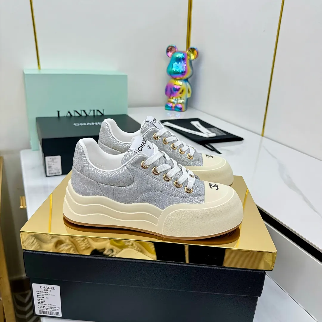 👟👟Ex-factory price 600👟👟 Chanel bread shoes ~ original calfskin panda shoes Chanel 25C latest hot style panda black and white sports shoes casual sneakers Xiaoxiang hot item classic black and white panda color coco girls must pay Fabric: original custom mixed sheepskin lining: original imported breathable mesh lining outsole: Original molded rubber + TPU combination Size: Women's 35-41 👉 👉 👉
